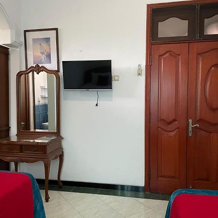 מלון Karangpilang Reddoorz Syariah @ Karang Pilang מראה חיצוני תמונה